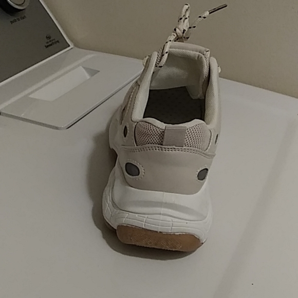 Sneakers - Picture 2 of 4